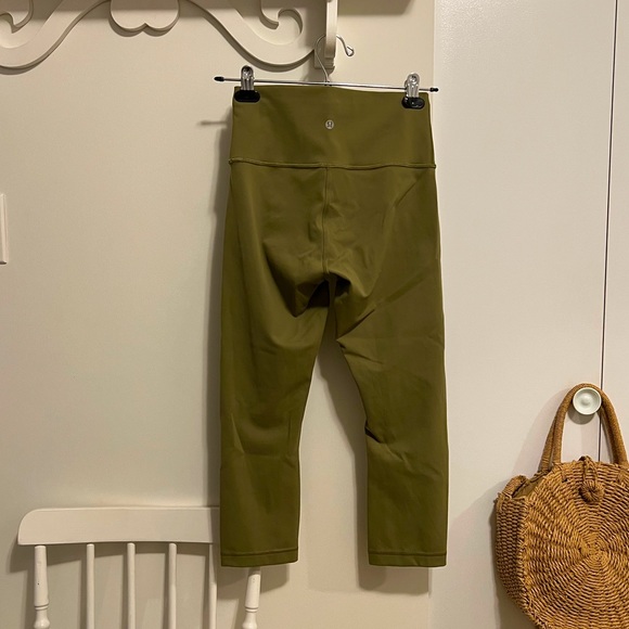 Lululemon Wunder Train Leggings - Picture 5 of 6